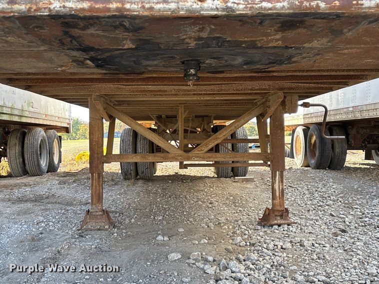 image for item ED2347 1973 Fruehauf dry van trailer