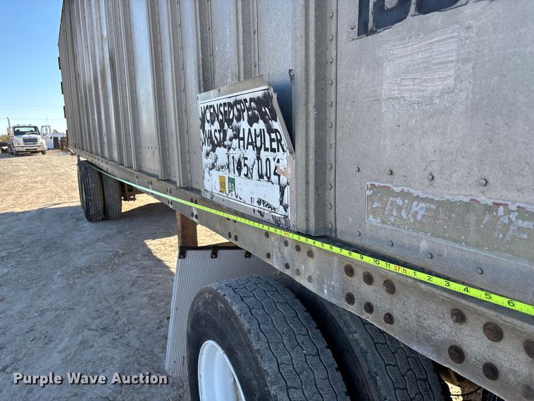 image for item ED2347 1973 Fruehauf dry van trailer