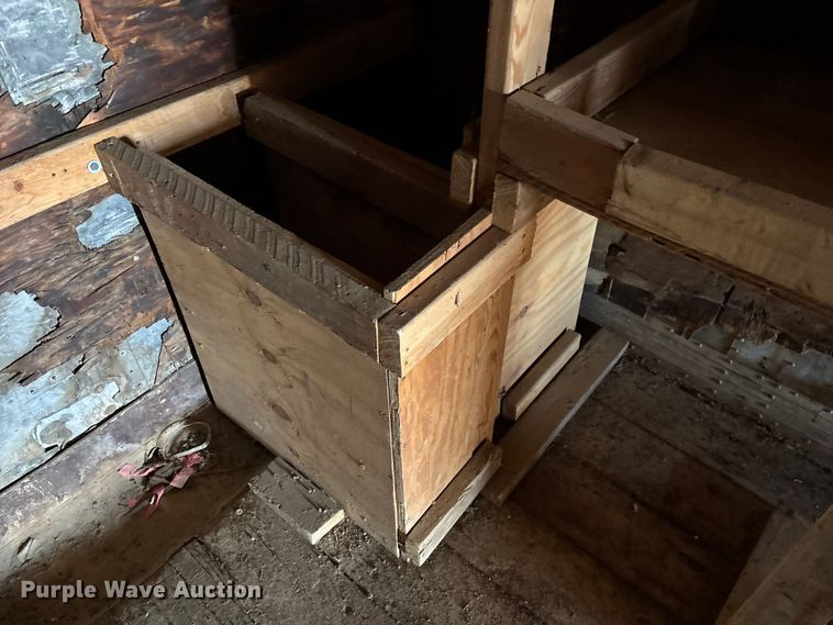 image for item ED2347 1973 Fruehauf dry van trailer