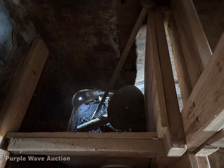 image for item ED2347 1973 Fruehauf dry van trailer