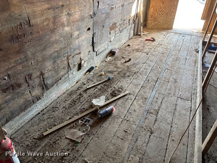 image for item ED2347 1973 Fruehauf dry van trailer