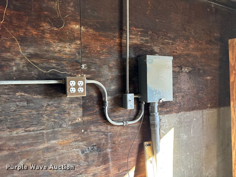 image for item ED2347 1973 Fruehauf dry van trailer