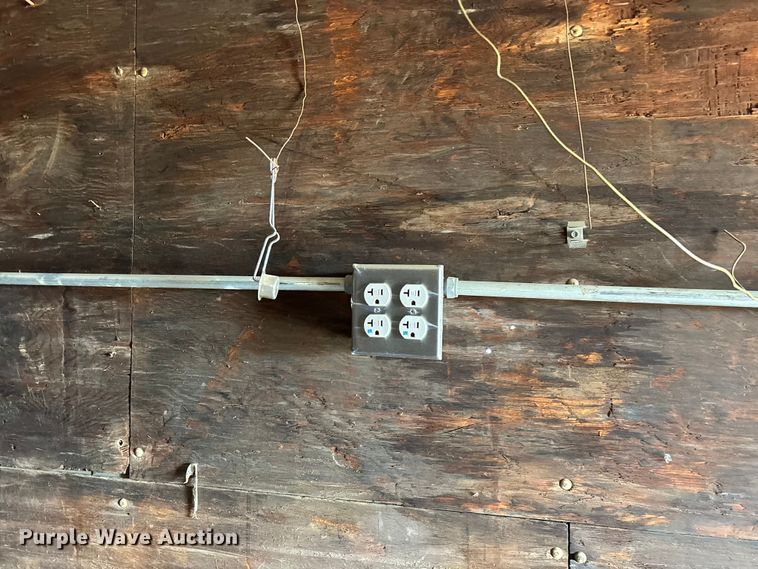 image for item ED2347 1973 Fruehauf dry van trailer