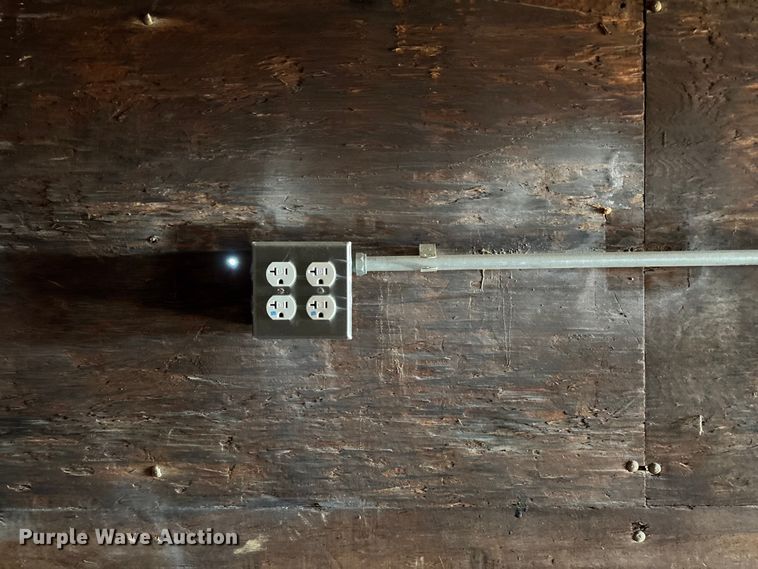 image for item ED2347 1973 Fruehauf dry van trailer