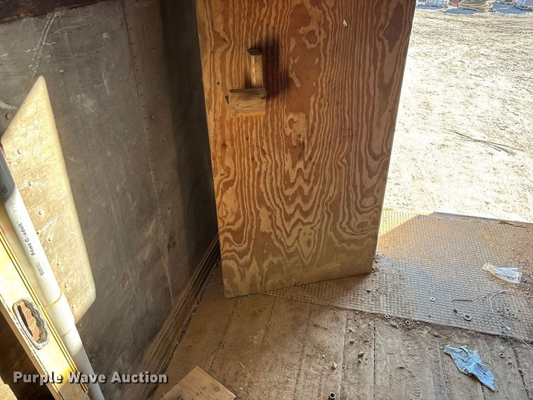 image for item ED2347 1973 Fruehauf dry van trailer