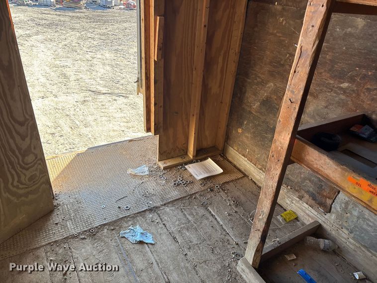 image for item ED2347 1973 Fruehauf dry van trailer