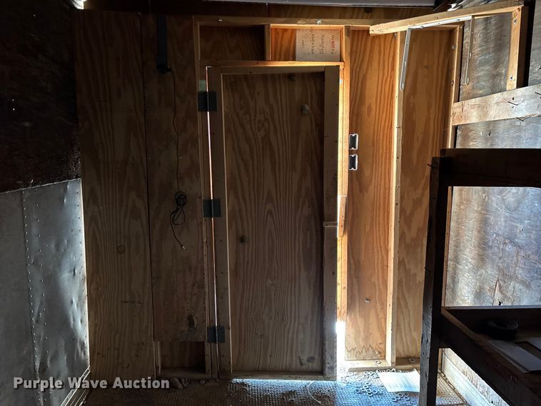 image for item ED2347 1973 Fruehauf dry van trailer