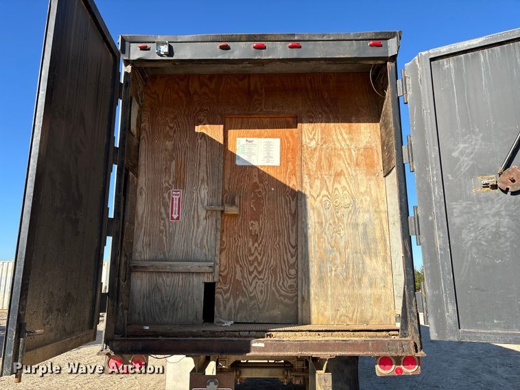 image for item ED2347 1973 Fruehauf dry van trailer