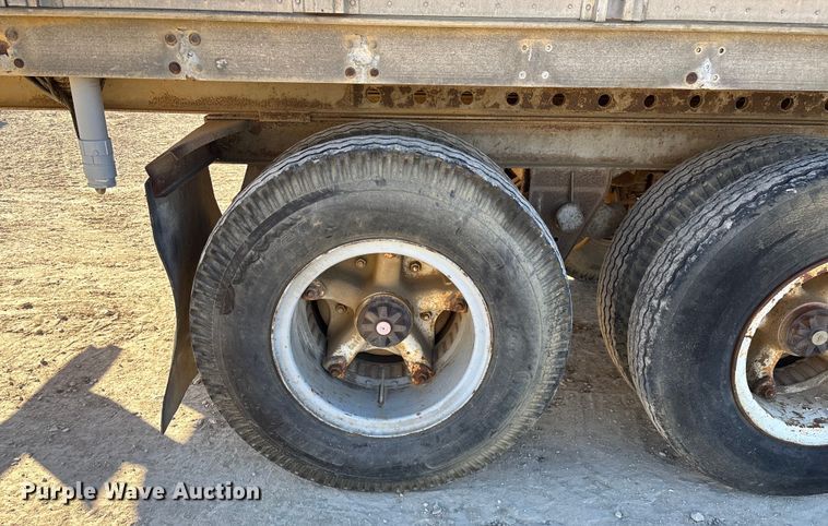 image for item ED2347 1973 Fruehauf dry van trailer