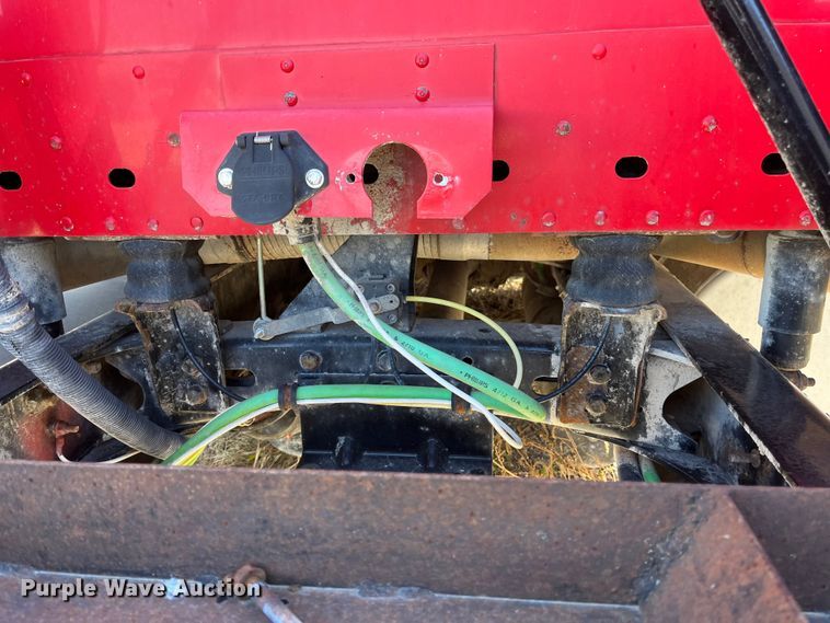 image for item ED2359 2004 Freightliner Columbia semi truck