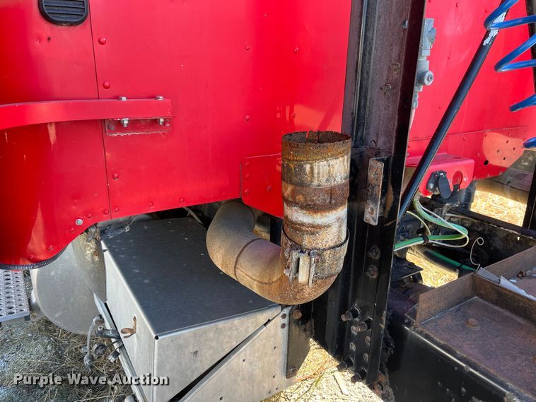 image for item ED2359 2004 Freightliner Columbia semi truck