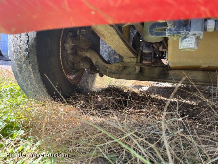 image for item ED2359 2004 Freightliner Columbia semi truck