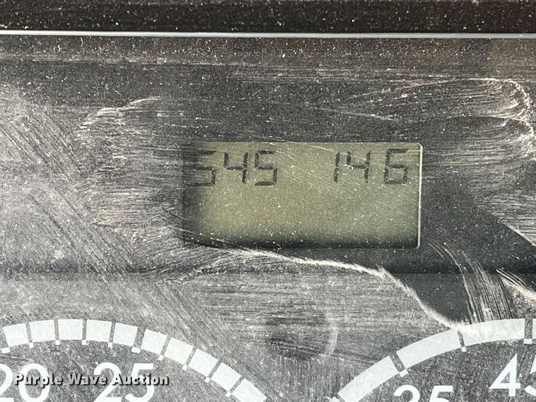 image for item ED2359 2004 Freightliner Columbia semi truck