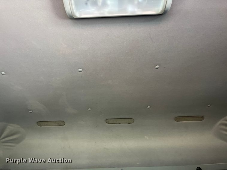 image for item ED2359 2004 Freightliner Columbia semi truck