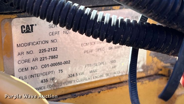 image for item ED2359 2004 Freightliner Columbia semi truck