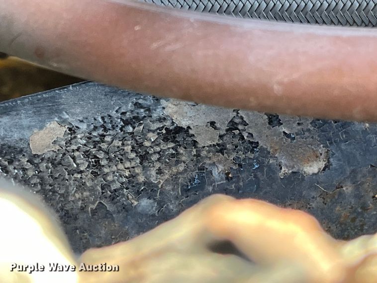 image for item ED2359 2004 Freightliner Columbia semi truck