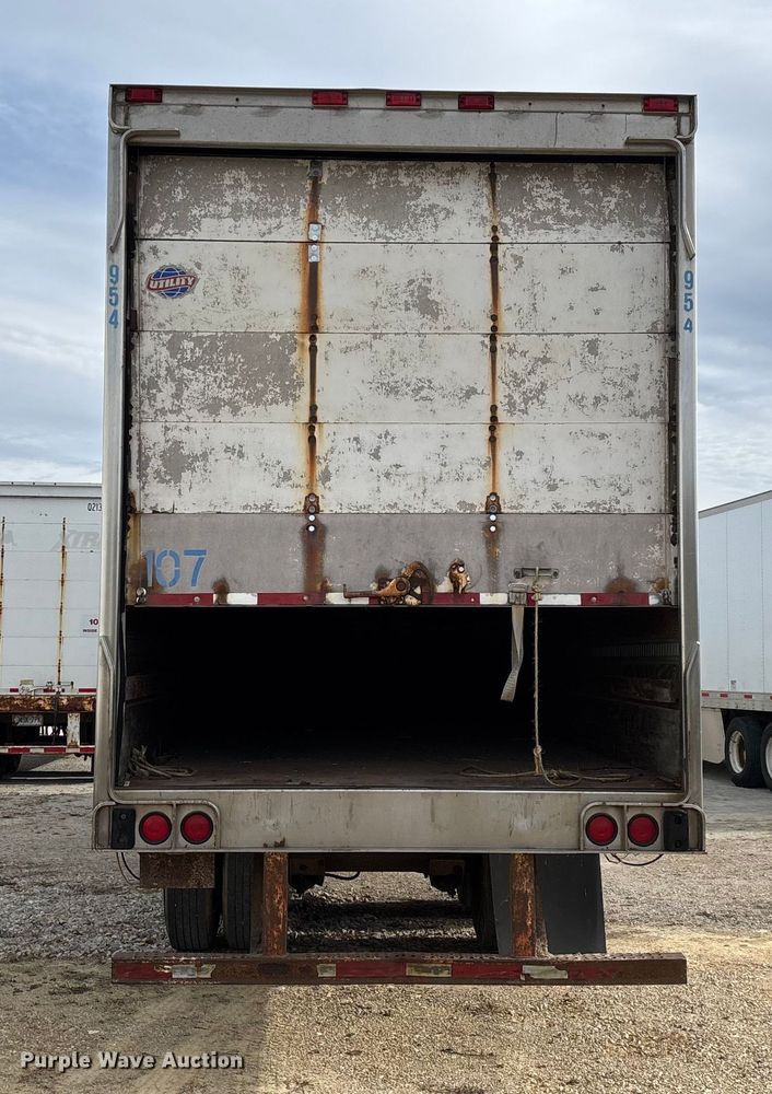 image for item ED2374 2000 Utility dry van trailer