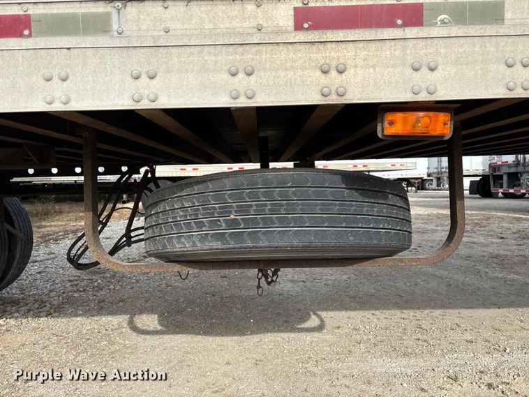 image for item ED2374 2000 Utility dry van trailer
