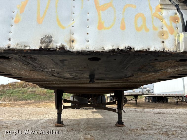 image for item ED2374 2000 Utility dry van trailer