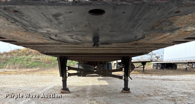 image for item ED2374 2000 Utility dry van trailer