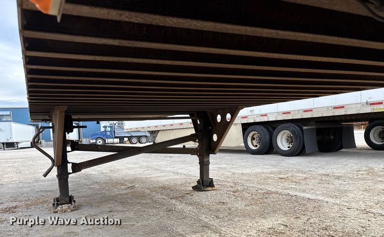 image for item ED2374 2000 Utility dry van trailer