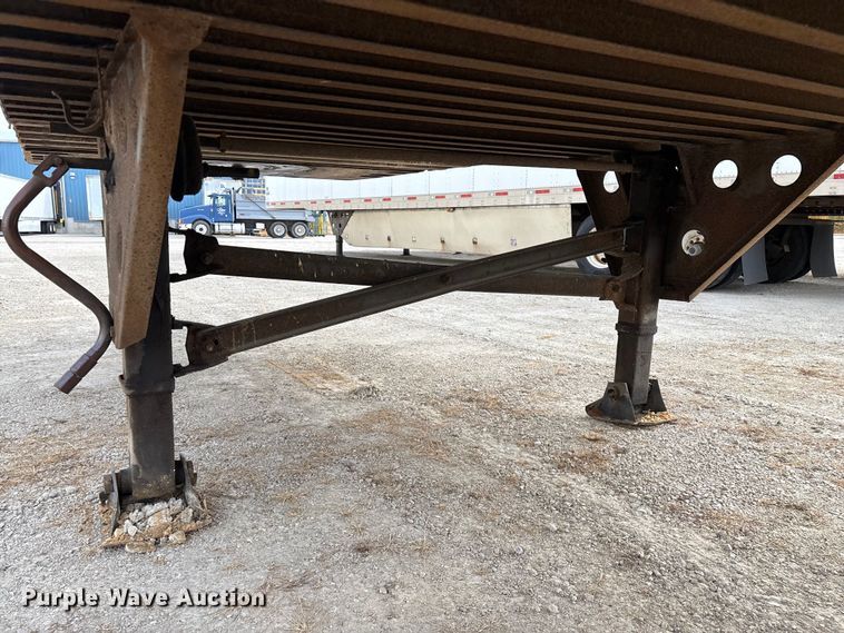 image for item ED2374 2000 Utility dry van trailer