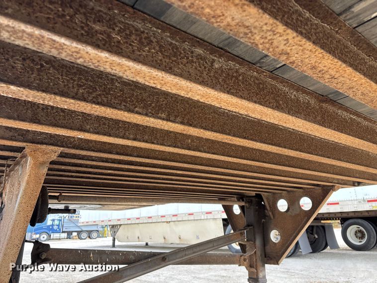 image for item ED2374 2000 Utility dry van trailer