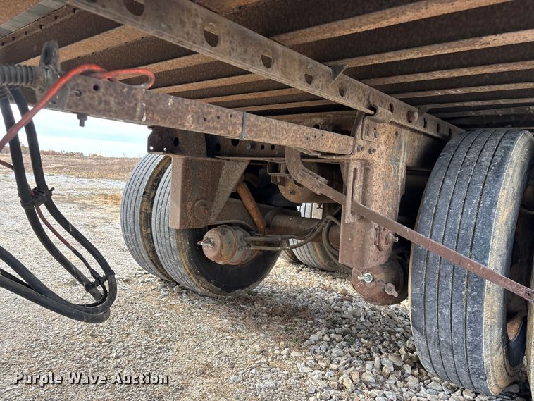 image for item ED2374 2000 Utility dry van trailer