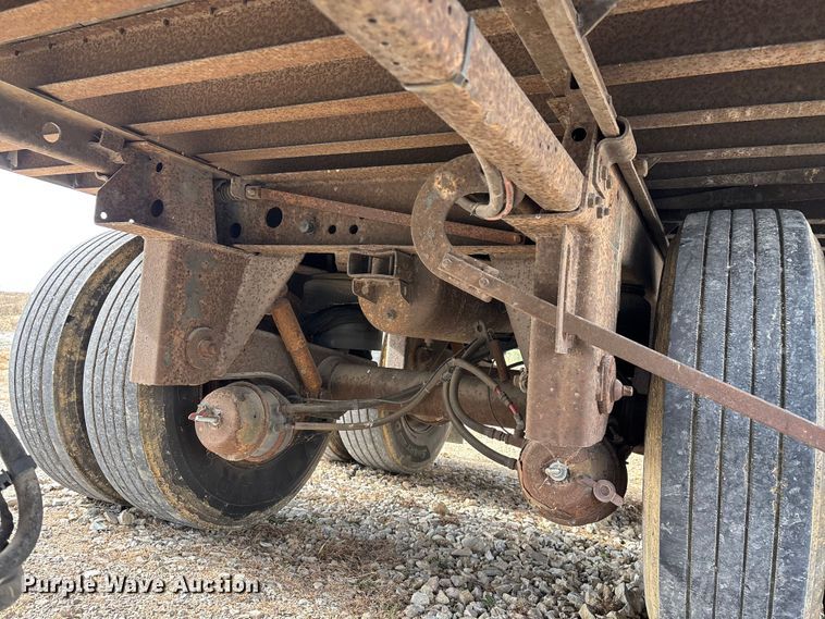 image for item ED2374 2000 Utility dry van trailer