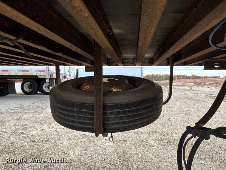 image for item ED2374 2000 Utility dry van trailer