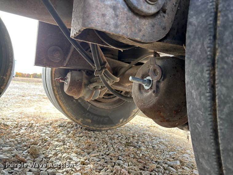 image for item ED2374 2000 Utility dry van trailer