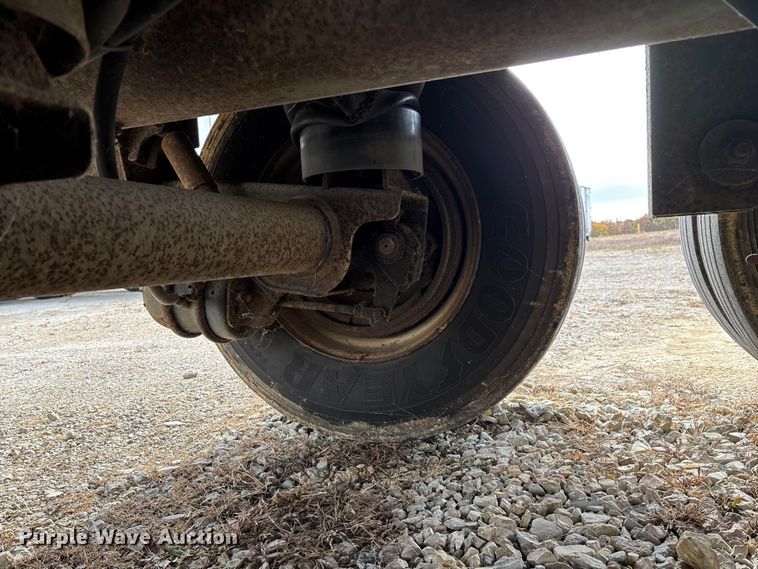 image for item ED2374 2000 Utility dry van trailer