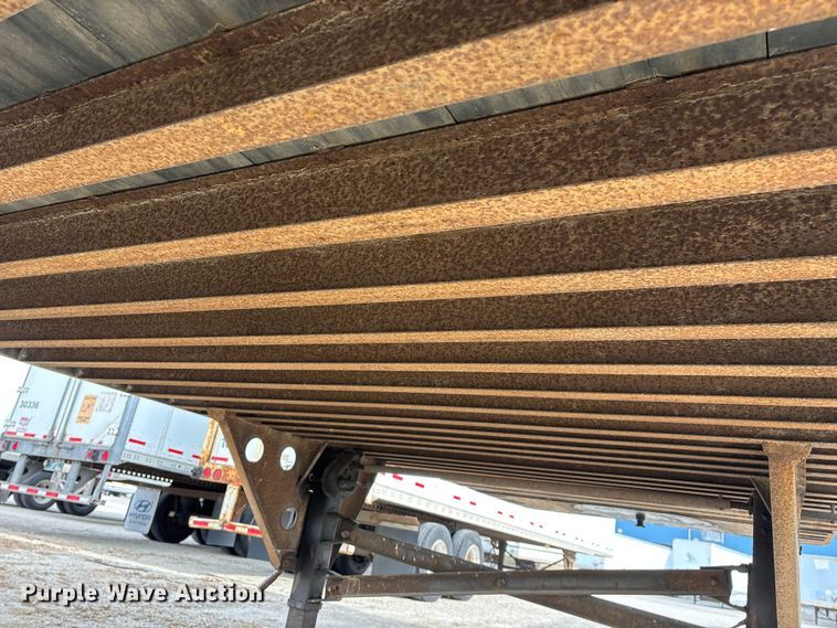 image for item ED2374 2000 Utility dry van trailer