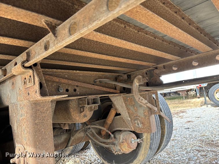 image for item ED2374 2000 Utility dry van trailer