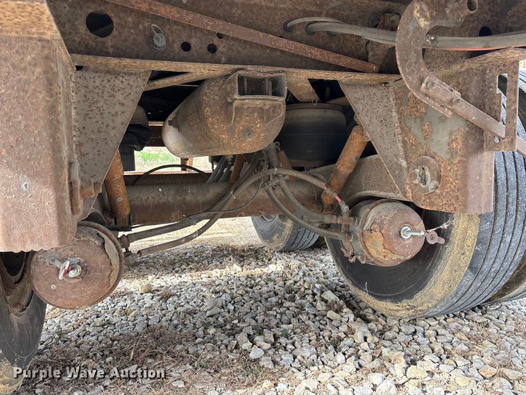 image for item ED2374 2000 Utility dry van trailer