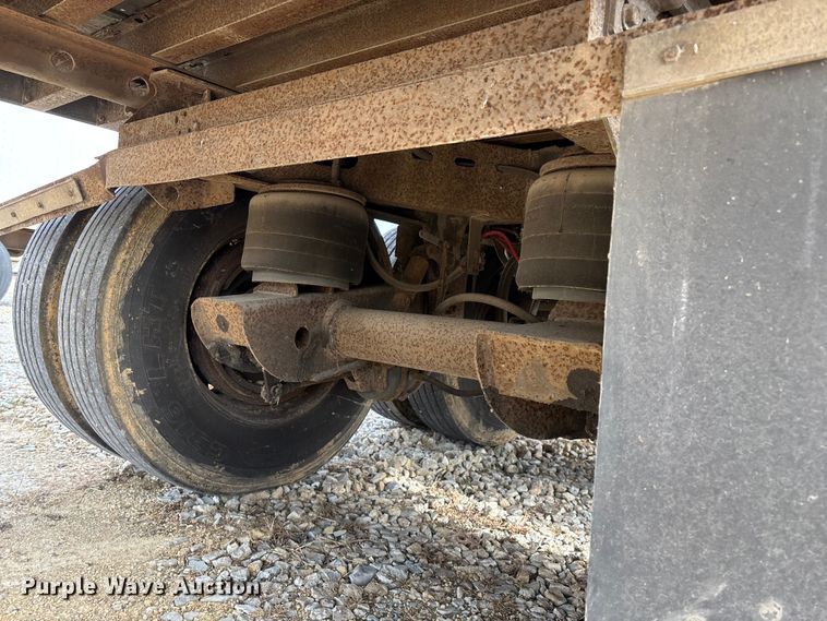 image for item ED2374 2000 Utility dry van trailer