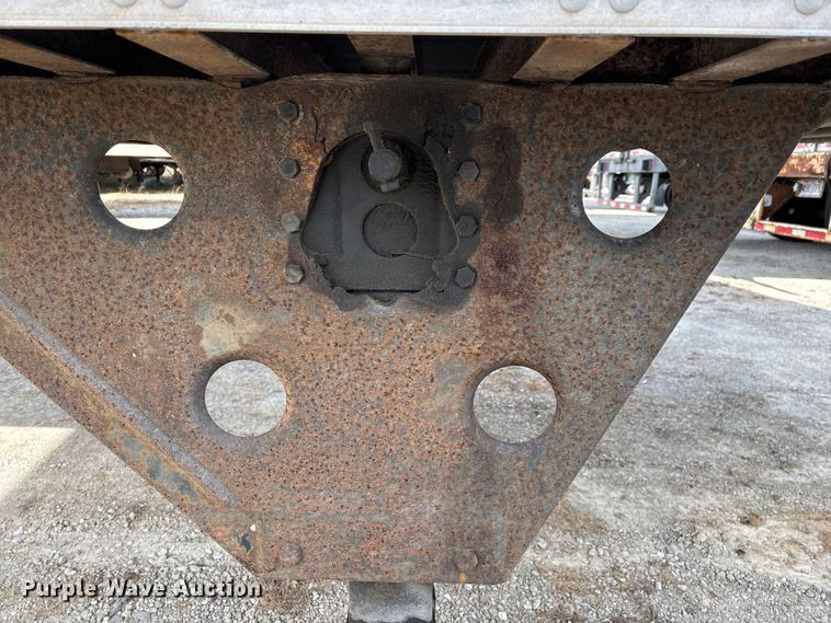 image for item ED2374 2000 Utility dry van trailer