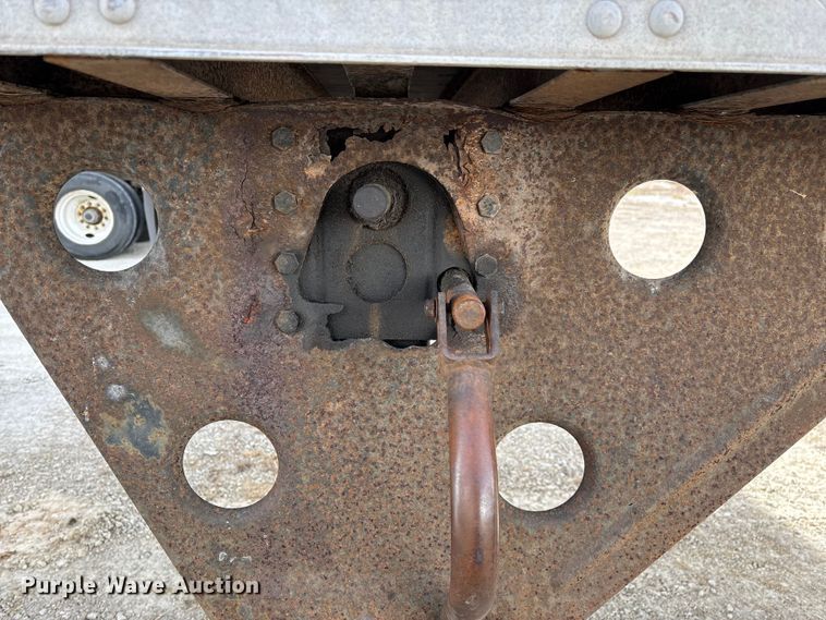 image for item ED2374 2000 Utility dry van trailer