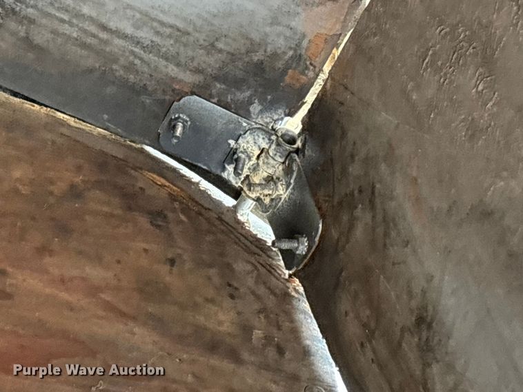 image for item ED2374 2000 Utility dry van trailer