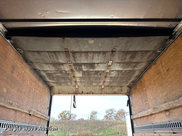 image for item ED2374 2000 Utility dry van trailer