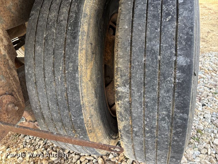 image for item ED2374 2000 Utility dry van trailer