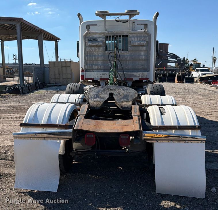 image for item ED4994 2013 Freightliner Coronado semi truck