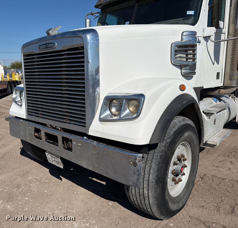 image for item ED4994 2013 Freightliner Coronado semi truck