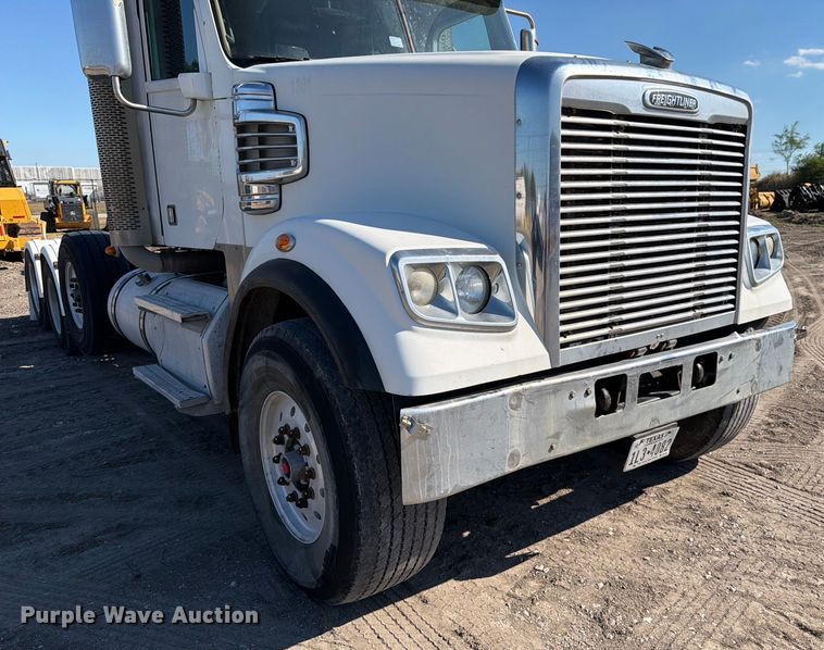 image for item ED4994 2013 Freightliner Coronado semi truck