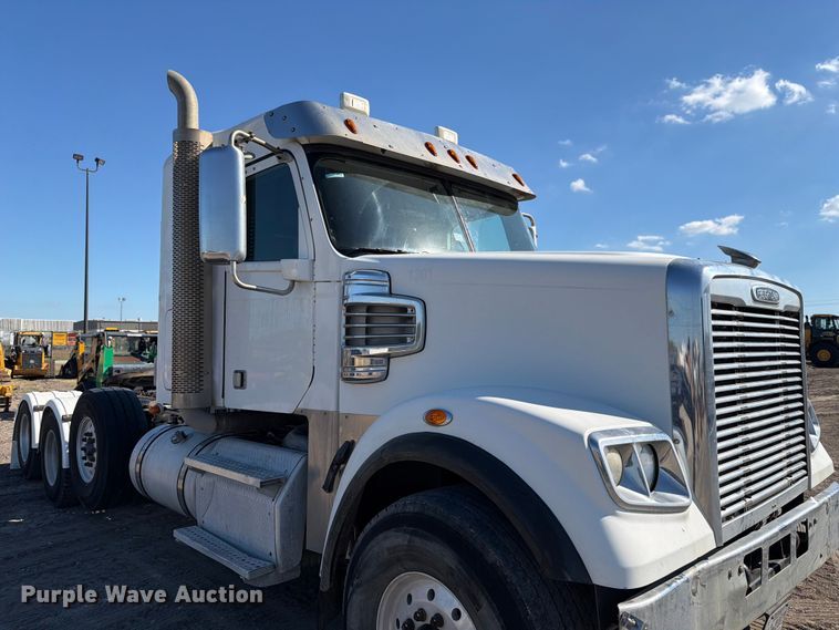 image for item ED4994 2013 Freightliner Coronado semi truck