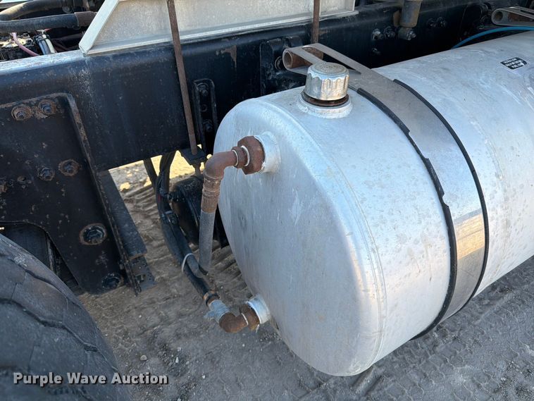 image for item ED4994 2013 Freightliner Coronado semi truck