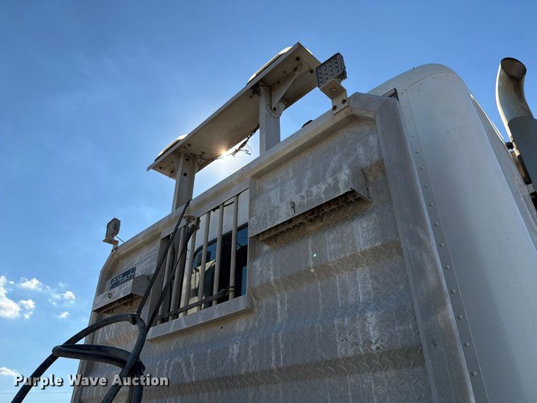 image for item ED4994 2013 Freightliner Coronado semi truck