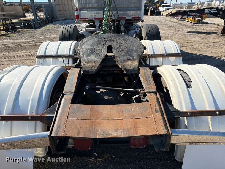 image for item ED4994 2013 Freightliner Coronado semi truck