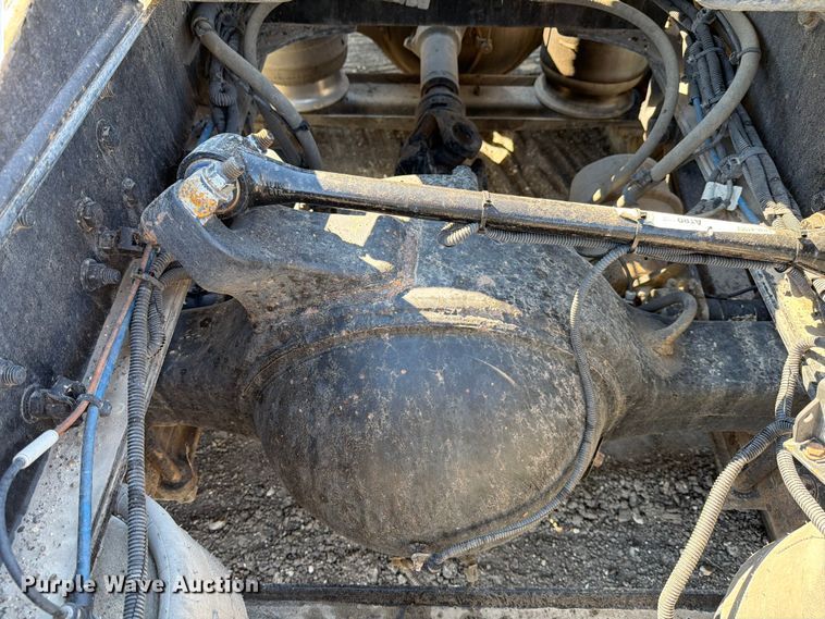 image for item ED4994 2013 Freightliner Coronado semi truck