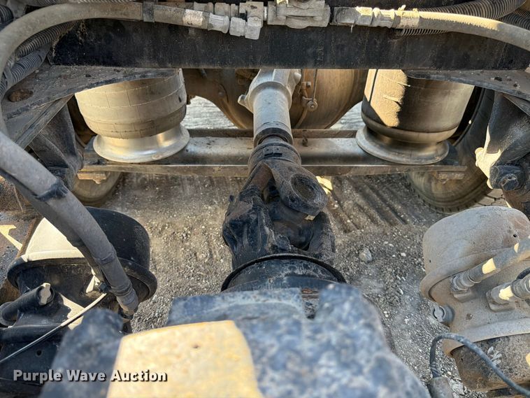 image for item ED4994 2013 Freightliner Coronado semi truck